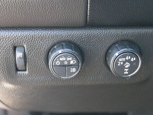 Used 2019 Chevrolet Colorado ZR2 w/ ZR2 Dusk Special Edition image 17