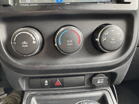 Used 2015 Jeep Patriot Sport w/ Power Value Group FWD image 19