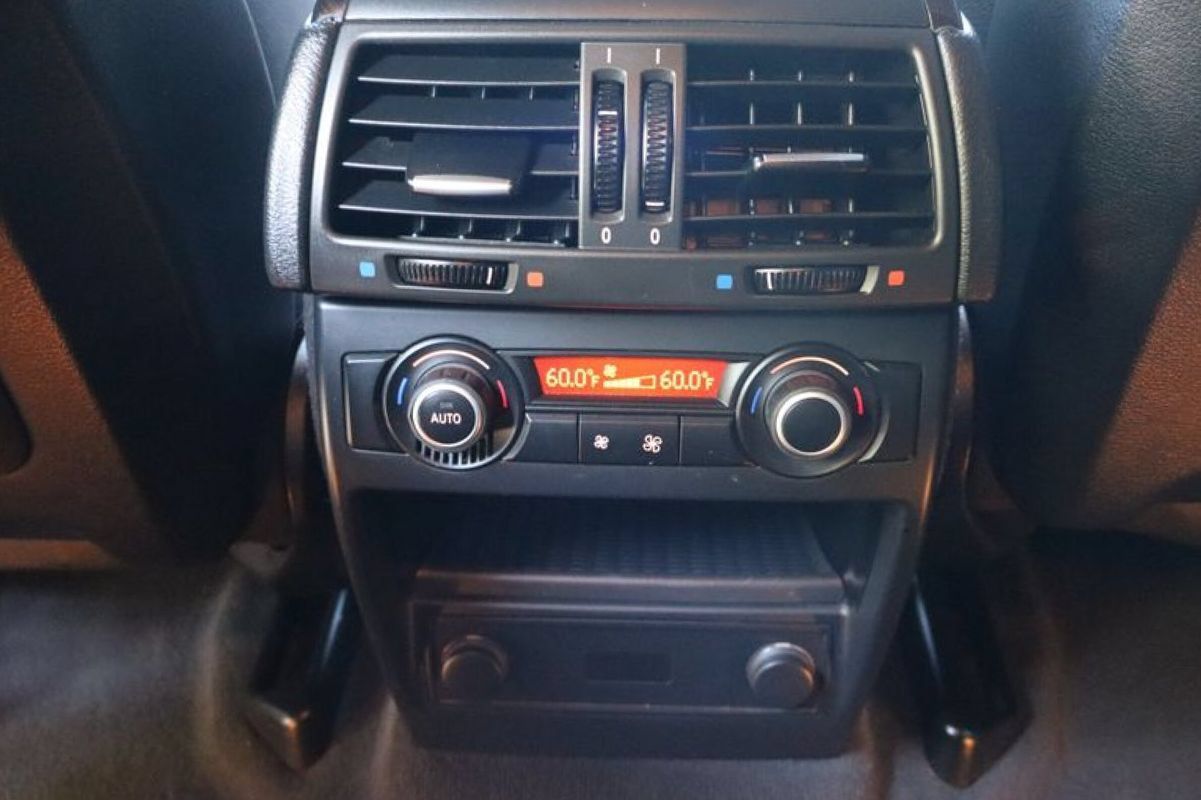 Used 2011 BMW X6 xDrive35i w/ Technology Pkg AWD/4WD image 32
