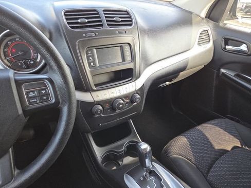 Used 2019 Dodge Journey SE w/ Blacktop Package FWD image 32