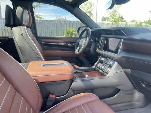Used 2023 GMC Yukon Denali Ultimate AWD/4WD image 43