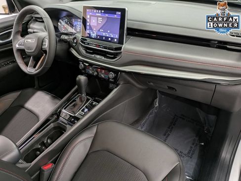 Used 2025 Jeep Compass Trailhawk AWD/4WD image 30