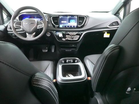 New 2026 Chrysler Voyager LX FWD image 10