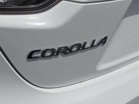 Used 2022 Toyota Corolla LE FWD image 20