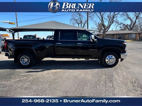 Used 2024 Chevrolet Silverado 3500 LTZ w/ LTZ Convenience Package image 4