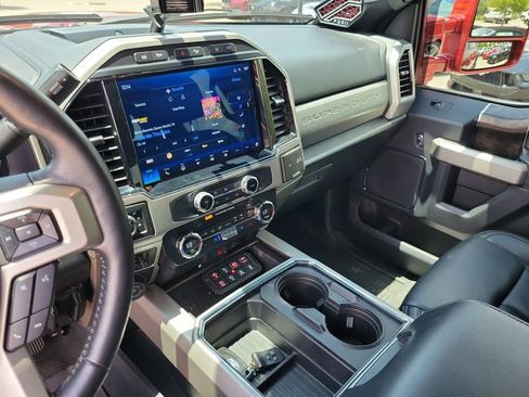 Used 2022 Ford F250 Lariat w/ Lariat Ultimate Package AWD/4WD image 25