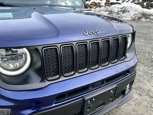 Used 2021 Jeep Renegade Latitude w/ Sun & Sound Group image 23