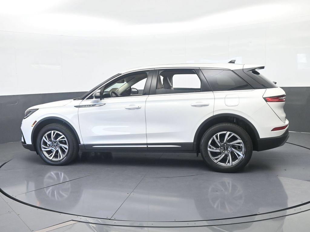 Used 2023 Lincoln Corsair FWD image 3