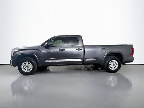 Used 2022 Toyota Tundra SR5 w/ SR5 Convenience Package AWD/4WD image 5