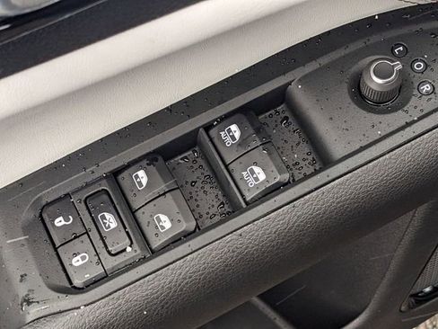 New 2025 Jeep Compass Limited w/ Sun & Sound Group image 21