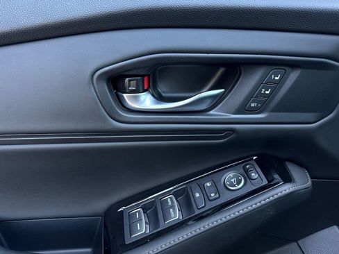 Used 2023 Honda Accord Touring image 11