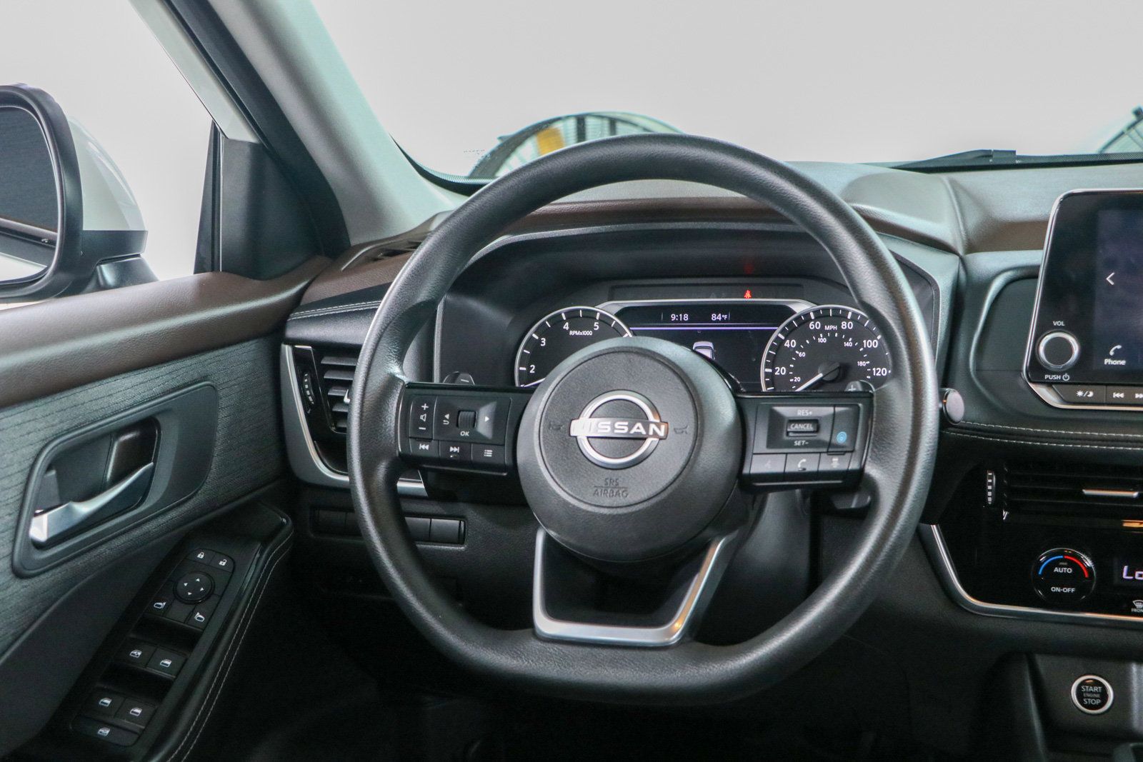 Used 2022 Nissan Rogue SV FWD image 12