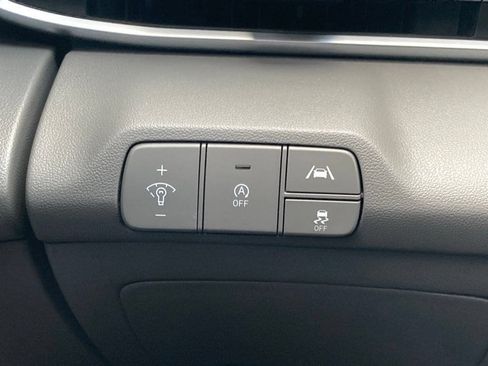 Used 2023 Hyundai Elantra SE FWD image 14