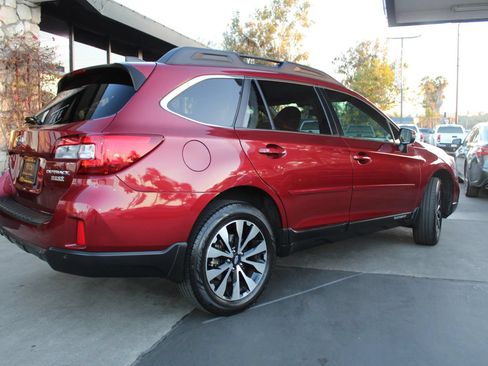 Used 2017 Subaru Outback 2.5i Limited AWD/4WD image 5