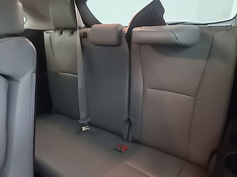 Used 2022 Toyota Highlander XLE image 22