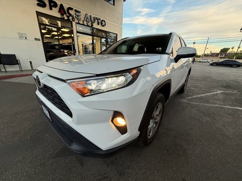 Used 2019 Toyota RAV4 XLE image 1