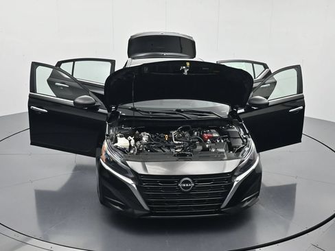 Used 2025 Nissan Altima 2.5 SV FWD image 44