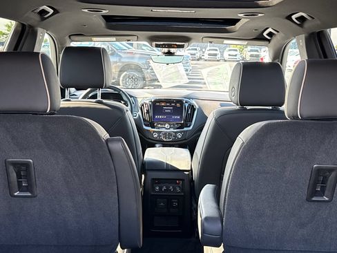 Used 2023 Chevrolet Traverse Premier AWD/4WD image 9