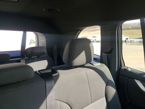 Used 2025 GMC Acadia Elevation image 15