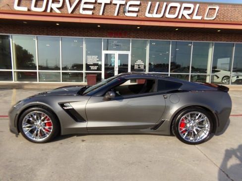 Used 2016 Chevrolet Corvette Z06 w/ 3LZ Preferred Equipment Group RWD image 8