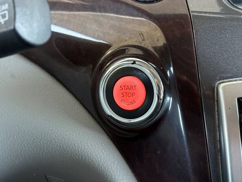 Used 2016 Nissan Quest SV FWD image 29