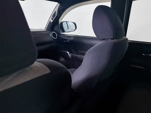 Used 2020 Toyota Tacoma TRD Off-Road image 19