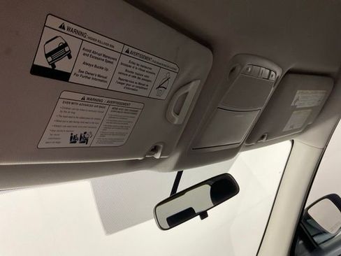 Used 2018 Nissan Rogue S FWD image 20