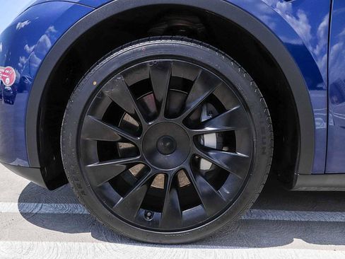 Used 2024 Tesla Model Y Long Range AWD/4WD image 11