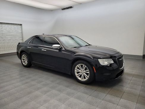 Used 2015 Chrysler 300 C RWD image 11