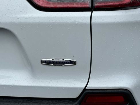 Used 2019 Jeep Cherokee Latitude w/ Popular Appearance Group FWD image 26