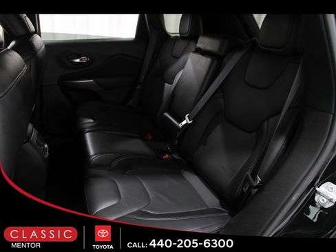 Used 2021 Jeep Cherokee Limited image 18