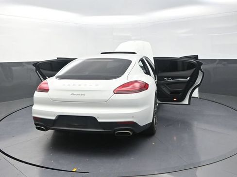 Used 2016 Porsche Panamera 4 AWD/4WD image 44