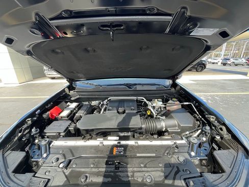 Used 2024 Chevrolet Colorado Trail Boss w/ Advanced Trailering Package image 16