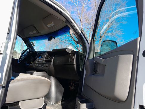Used 2022 Chevrolet Express 2500 w/ Driver Convenience Package image 34
