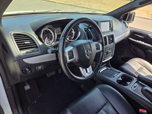 Used 2018 Dodge Grand Caravan GT FWD image 8