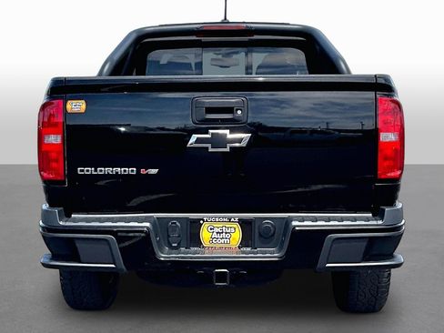 Used 2017 Chevrolet Colorado Z71 w/ Z71 Midnight Edition AWD/4WD image 4