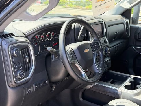 Used 2022 Chevrolet Silverado 2500 LTZ w/ LTZ Convenience Package RWD image 12