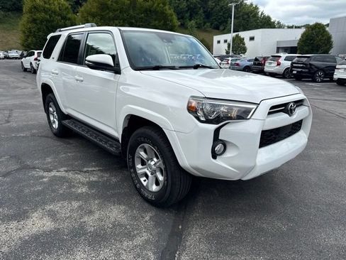 Used 2020 Toyota 4Runner SR5 Premium w/ Moonroof Package AWD/4WD image 7