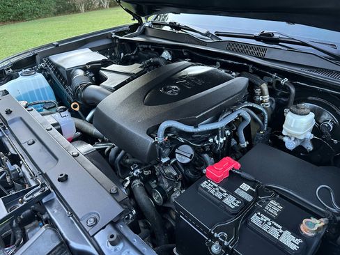 Used 2023 Toyota Tacoma Limited image 42