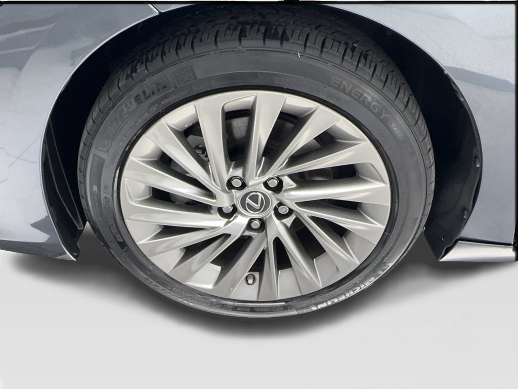 Used 2023 Lexus ES 300h w/ Accessory Package (Z1) FWD image 14