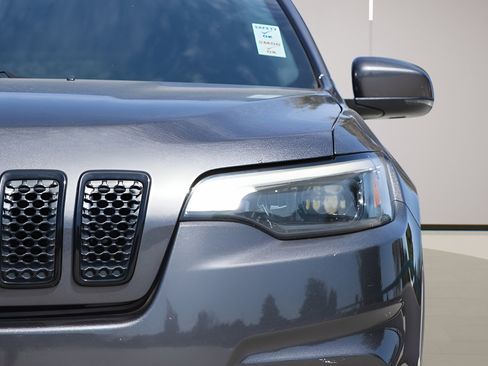 Used 2019 Jeep Cherokee Latitude Plus FWD image 6