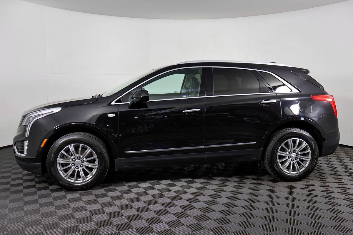 Used 2017 Cadillac XT5 Luxury w/ Driver Awareness Package AWD/4WD image 13