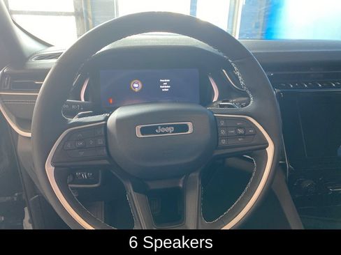 Used 2023 Jeep Grand Cherokee Altitude AWD/4WD image 5