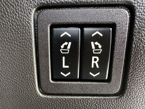 Used 2018 Chevrolet Traverse High Country image 26