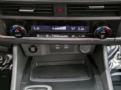 Used 2024 Nissan Rogue SV AWD/4WD image 21