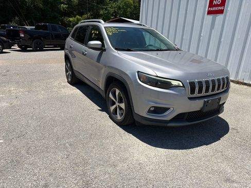 Used 2019 Jeep Cherokee Limited FWD image 1
