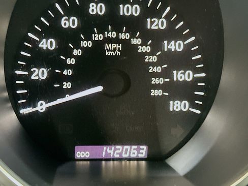 Used 2006 Lexus SC 430 Convertible RWD image 19