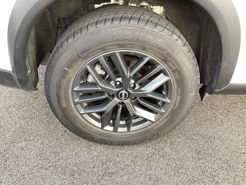 Used 2024 Nissan Rogue S FWD image 35