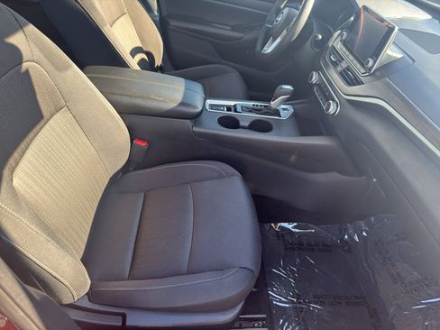 Used 2025 Nissan Altima 2.5 SV AWD/4WD image 18