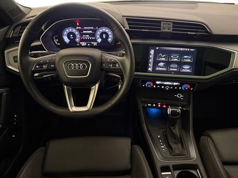 Certified 2022 Audi Q3 2.0T Premium Plus w/ Premium Plus Package AWD/4WD image 27